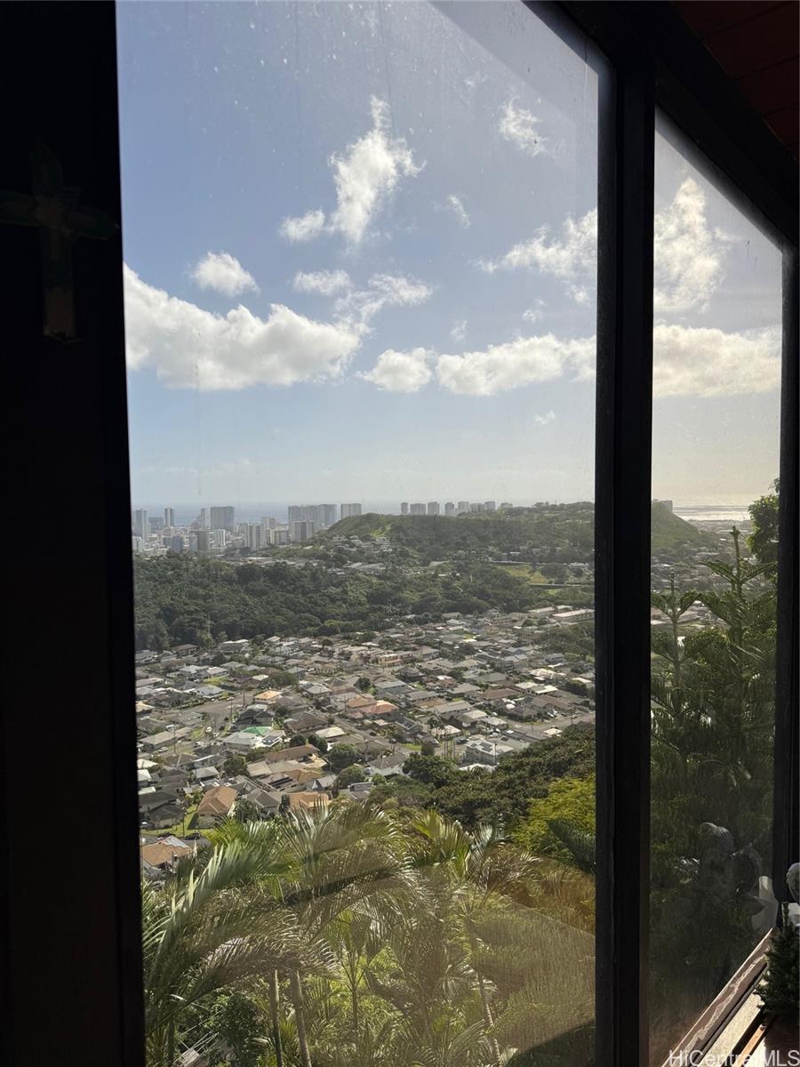2841 Pacific Heights Road Honolulu, HI 96813 - Photo 8 of 19 a view of lake view and mountain view