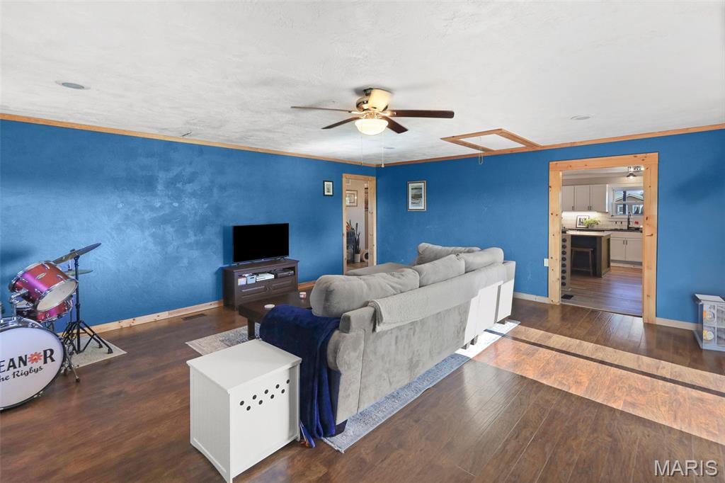 9714 Hosto Road Worden, IL 62097 - Photo 17 of 37
