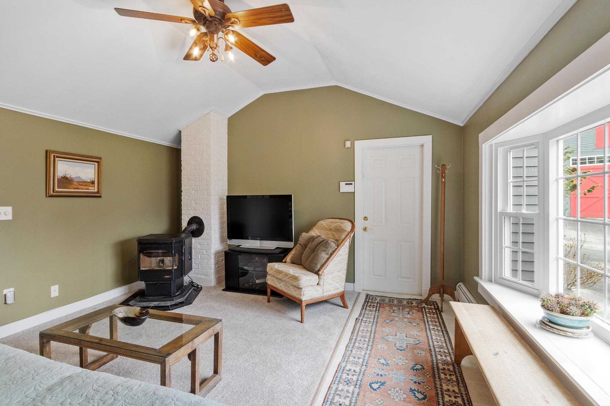 76 English Range Road Derry, NH 03038 - Photo 23 of 60