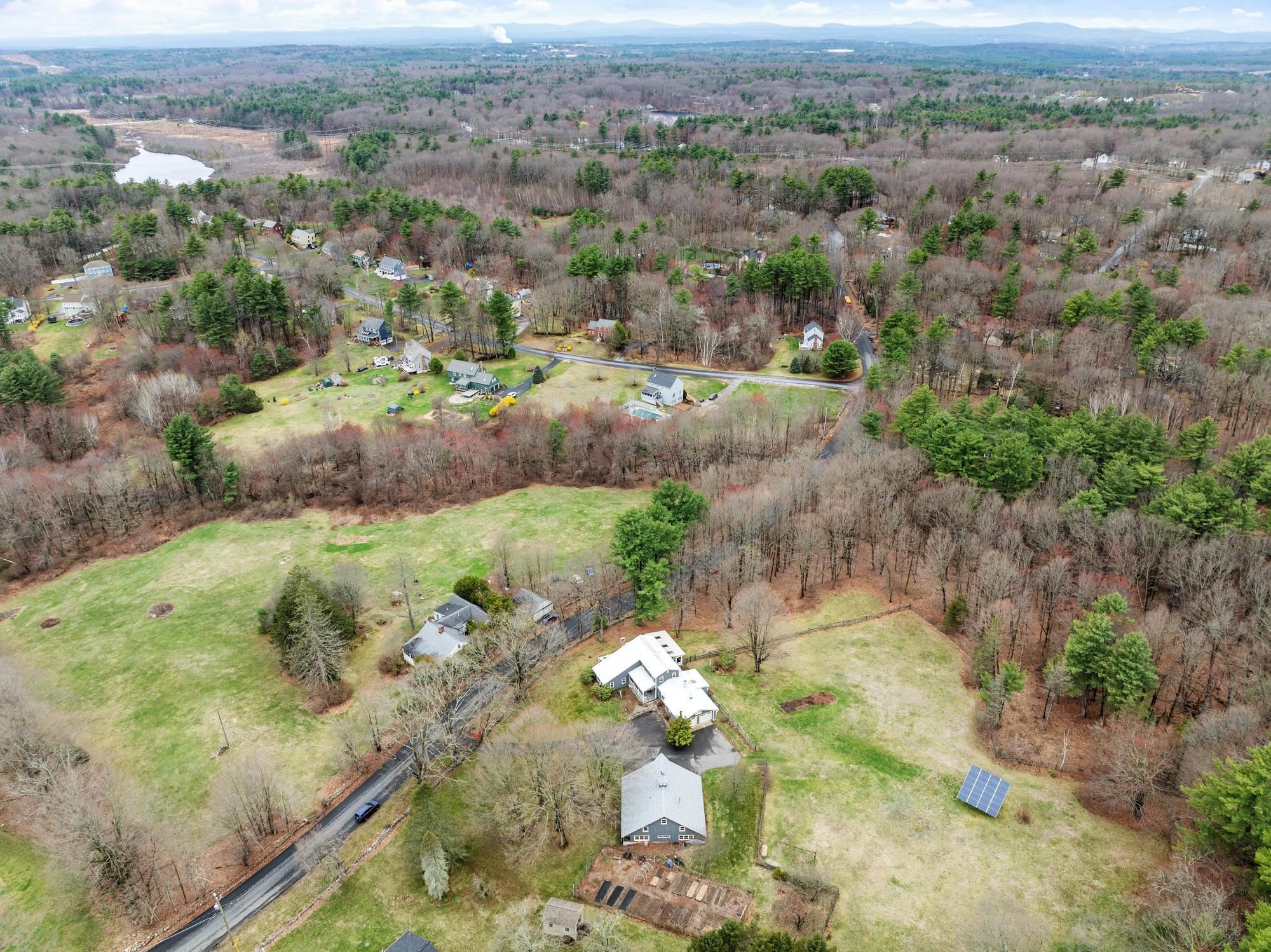 76 English Range Road Derry, NH 03038 - Photo 56 of 60