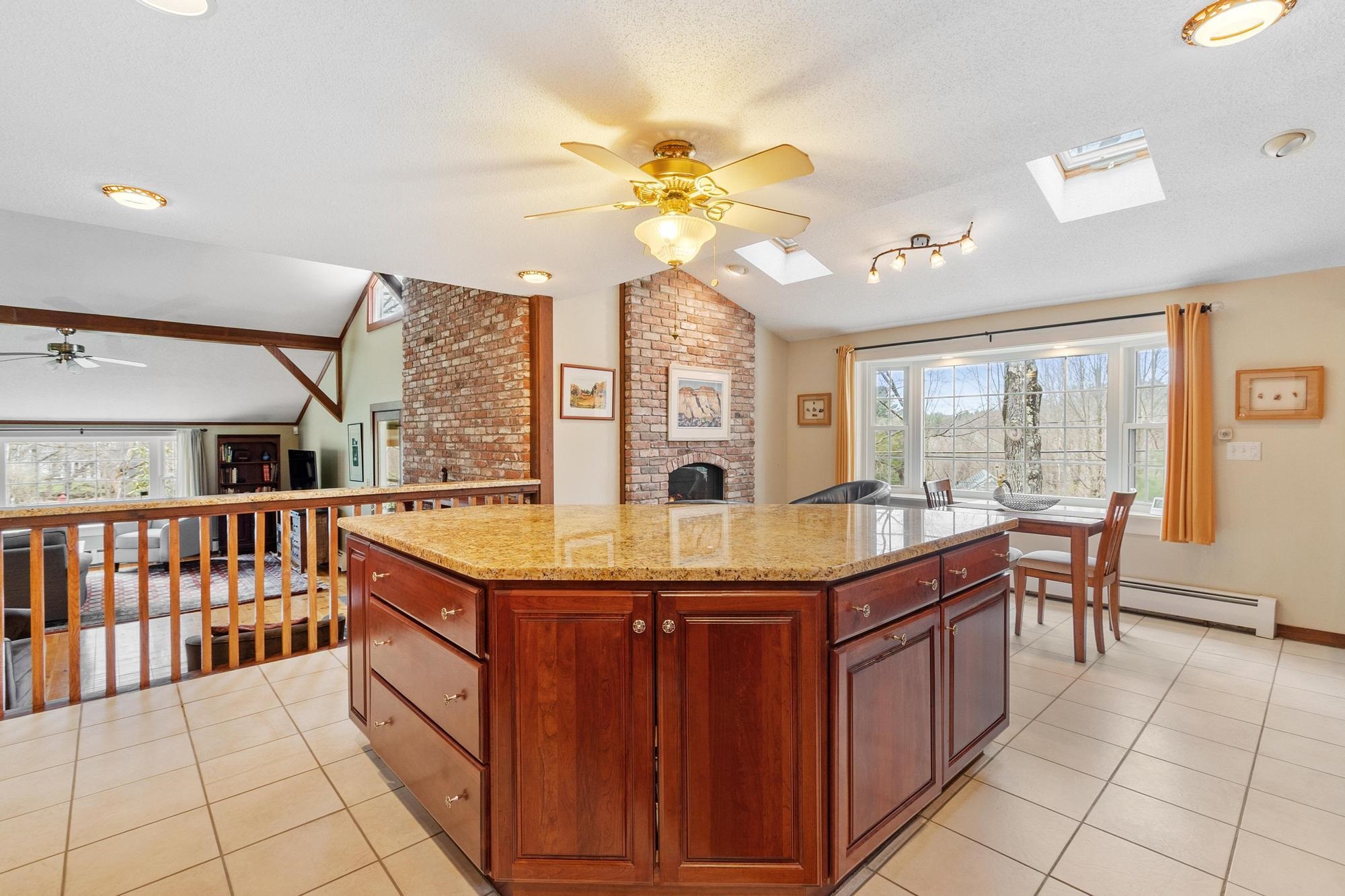 76 English Range Road Derry, NH 03038 - Photo 8 of 60