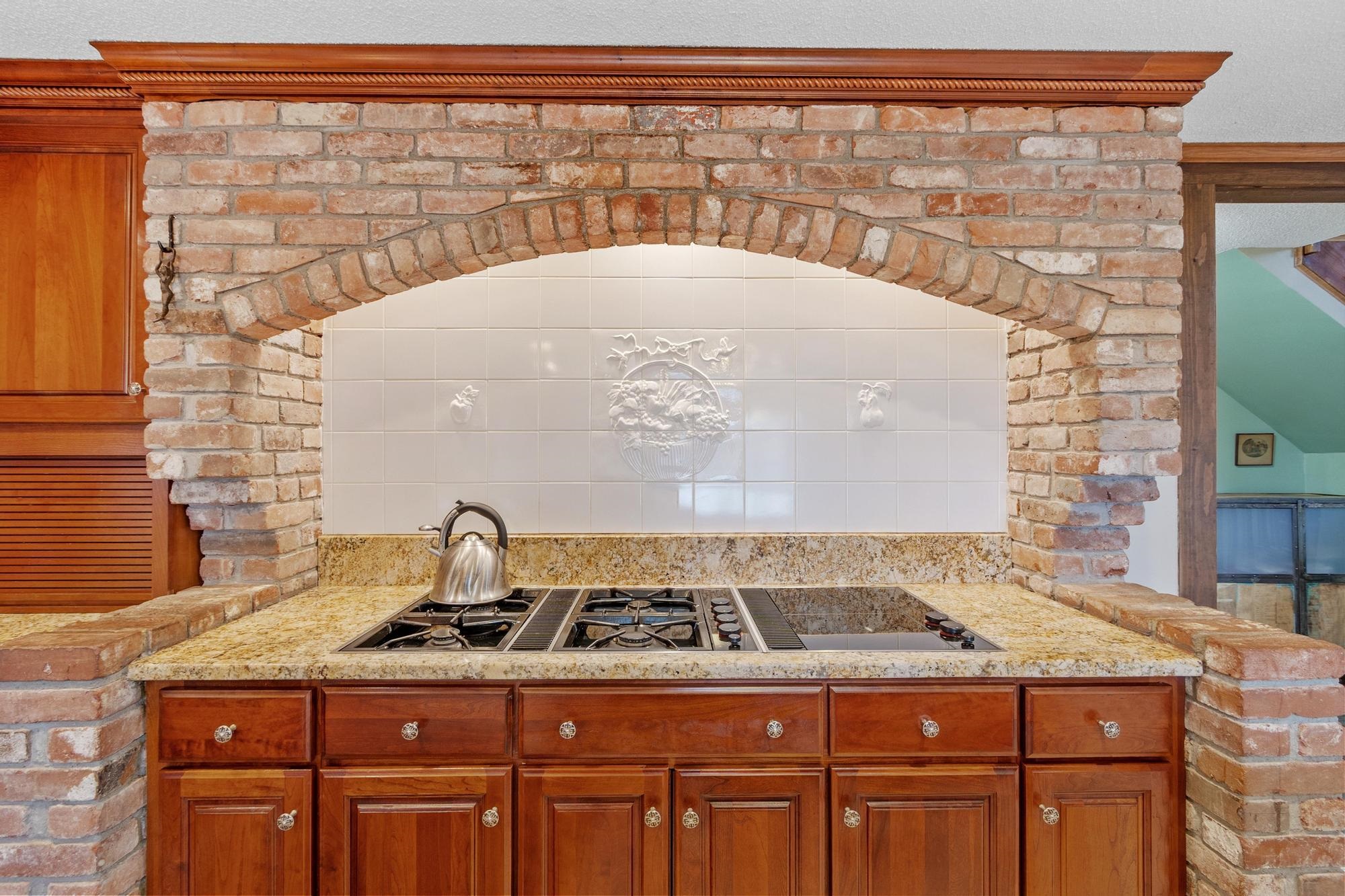 76 English Range Road Derry, NH 03038 - Photo 10 of 60