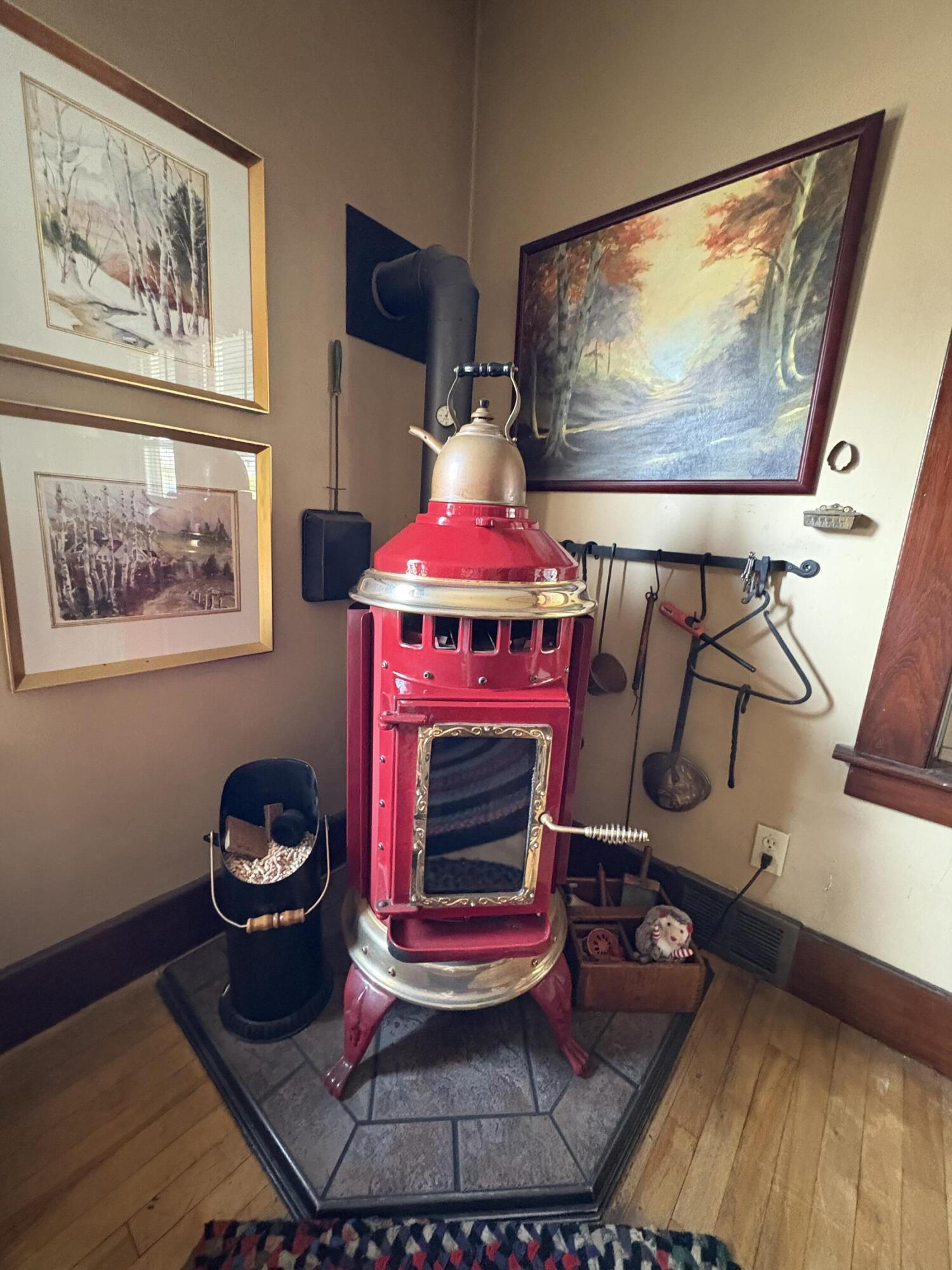 27 Birch Street East Millinocket, ME 04430 - Photo 7 of 55 IMG_3864