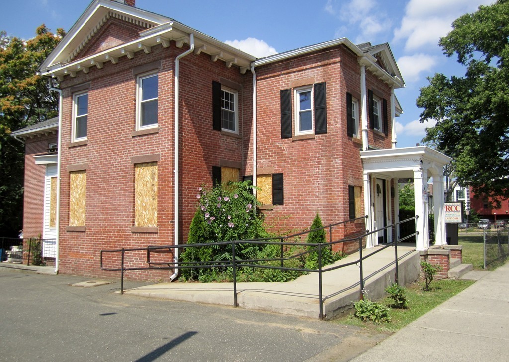 38 School Street Springfield, MA 01105 - Photo 6 of 17 Gallery Image 6