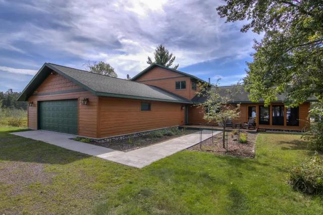 $930,000 | 6454 Pine Oak Road, Gordon, WI 54838