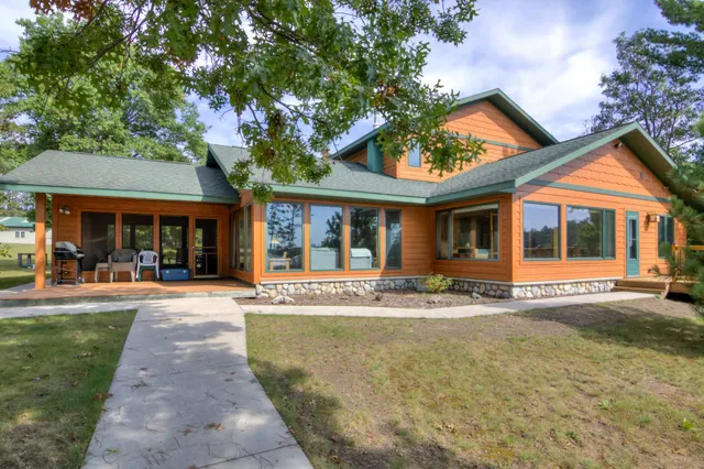 $930,000 | 6454 Pine Oak Road, Gordon, WI 54838