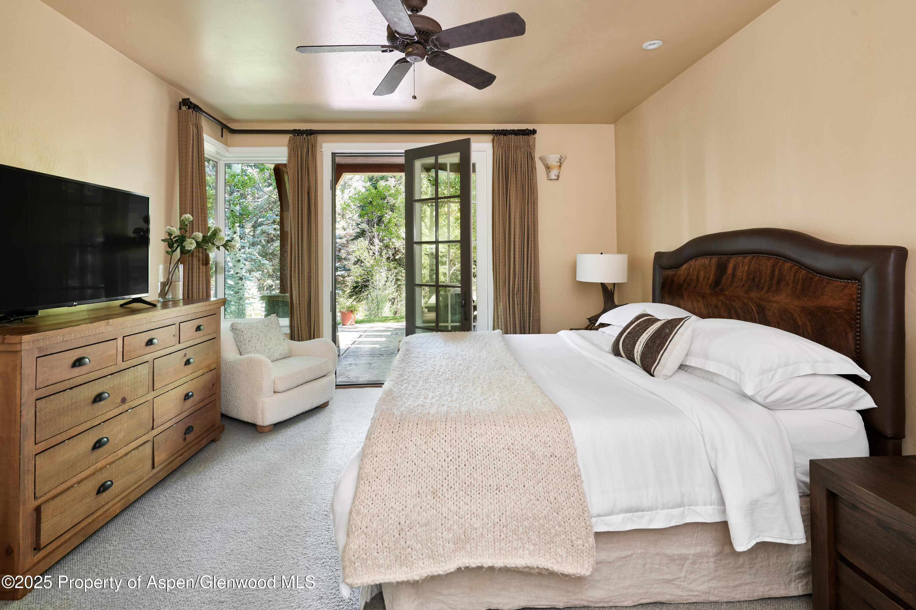 1900-1470 Snowmass Creek Road Snowmass, CO 81654 - Photo 17 of 105 Guest Bedroom