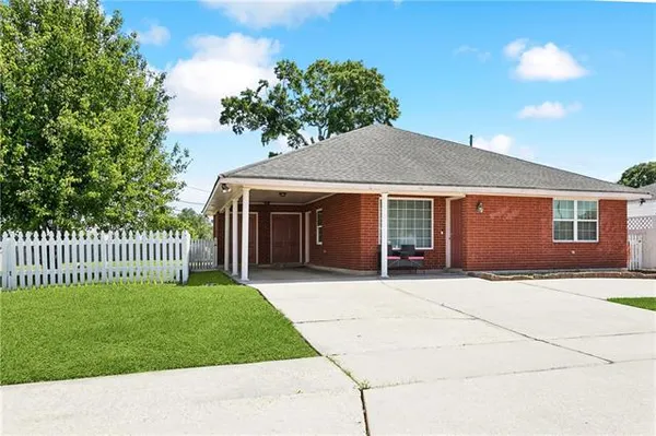 $235,000 | 2433 Congressman Hebert Drive, Chalmette, LA 70043