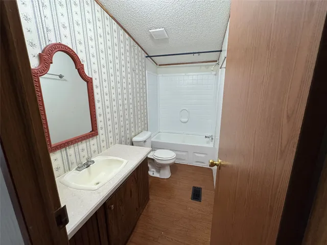 $1,250 | 600 East Melville Drive, Crosby, TX 77532