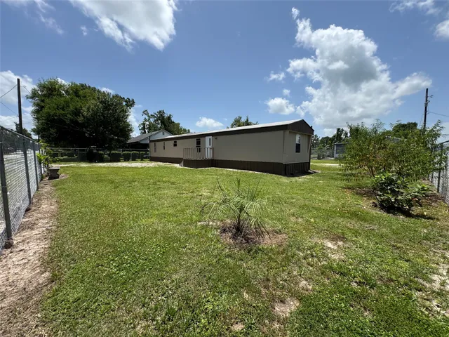 $1,250 | 600 East Melville Drive, Crosby, TX 77532