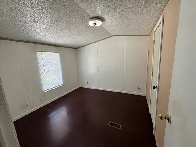 $1,250 | 600 East Melville Drive, Crosby, TX 77532