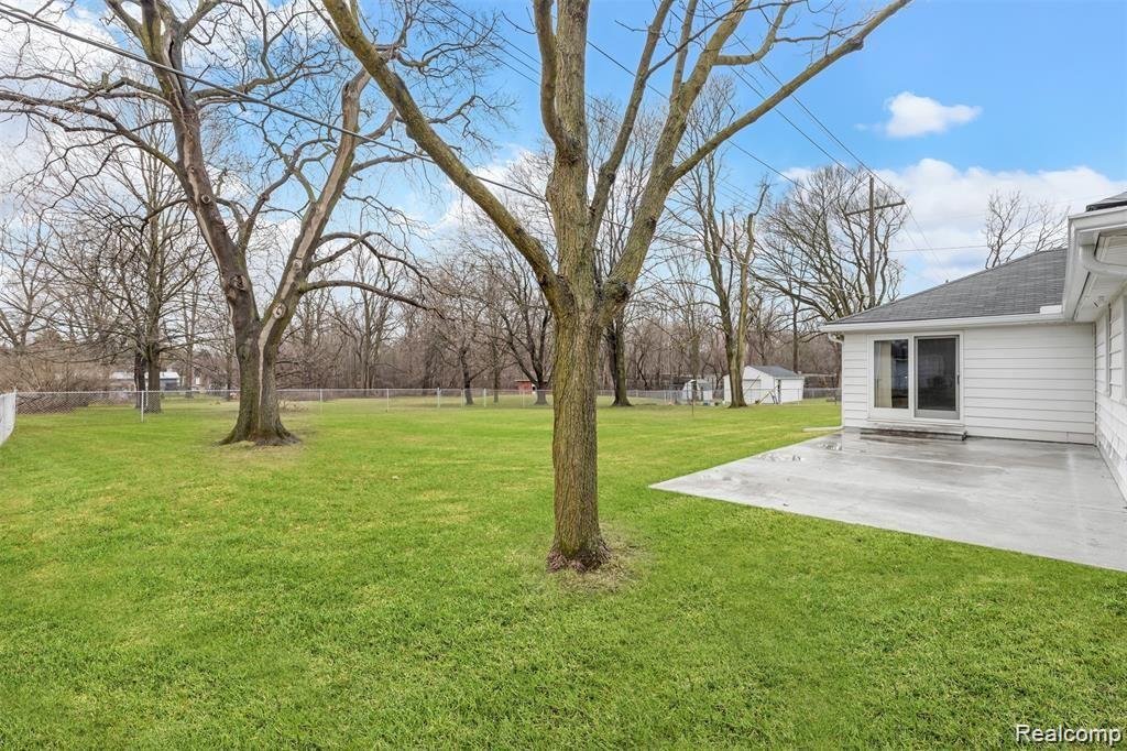 22104 Gill Road Farmington Hills, MI 48335 - Photo 36 of 39