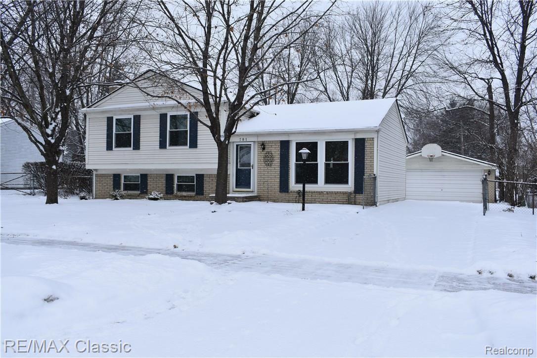 781 Hidden Ridge Drive Troy, MI 48083 - Photo 1 of 34 DSC_0695.JPG
