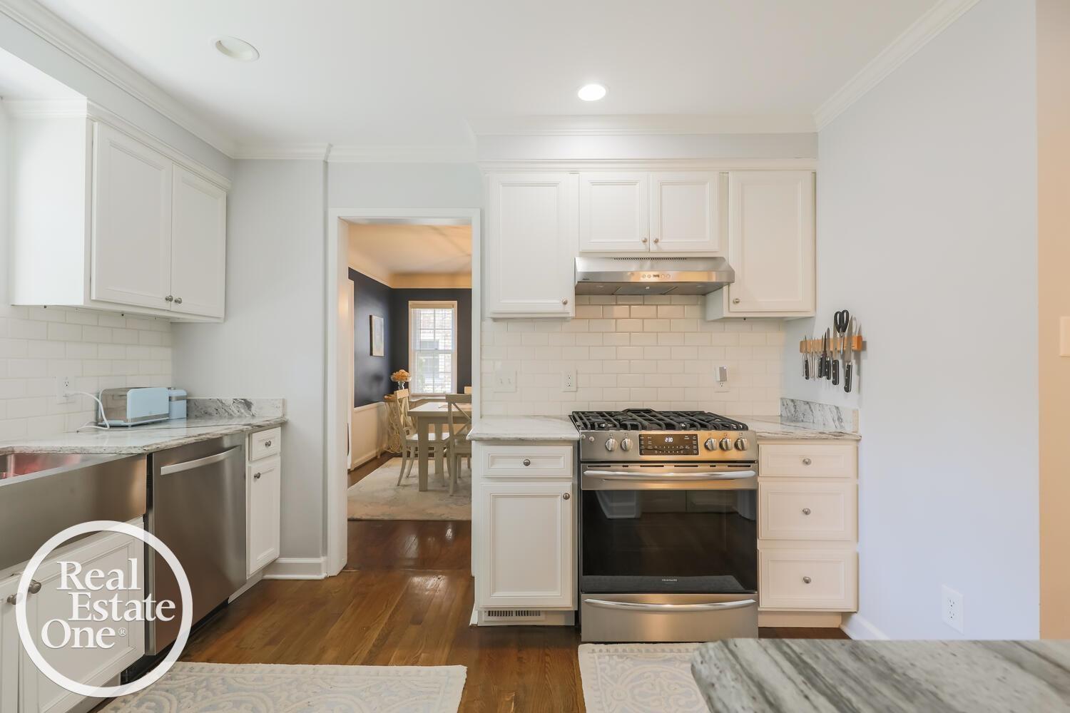 279 Merriweather Road Grosse Pointe, MI 48236 - Photo 20 of 32 50147437-f1929d9e-6fdc-422b-8ddb-468c549ba8fc.JPG
