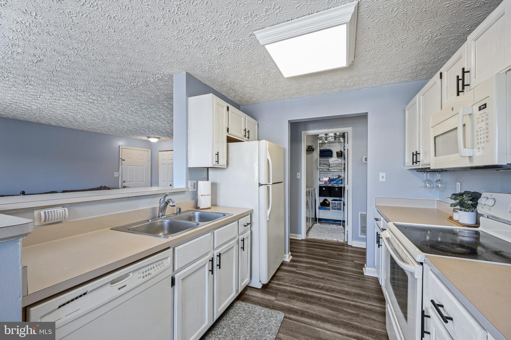 702 Orchard Overlook, Unit 204 Odenton, MD 21113 - Photo 12 of 26 Kitchen