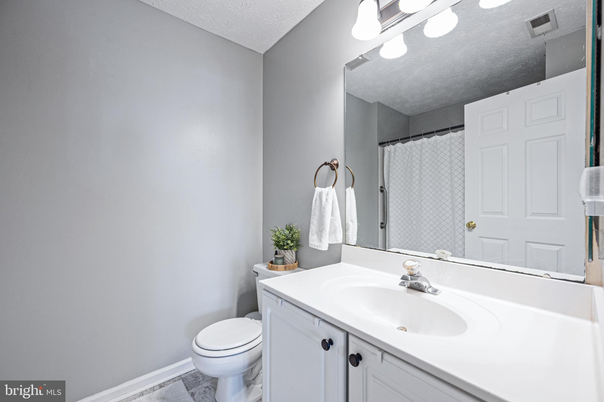 702 Orchard Overlook, Unit 204 Odenton, MD 21113 - Photo 22 of 26 Primary Bathroom