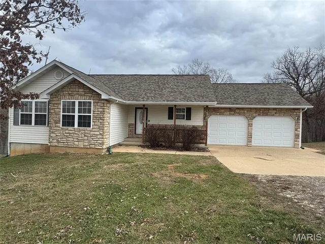 $229,900 | 15760 Terris Lane, St. Robert, MO 65584