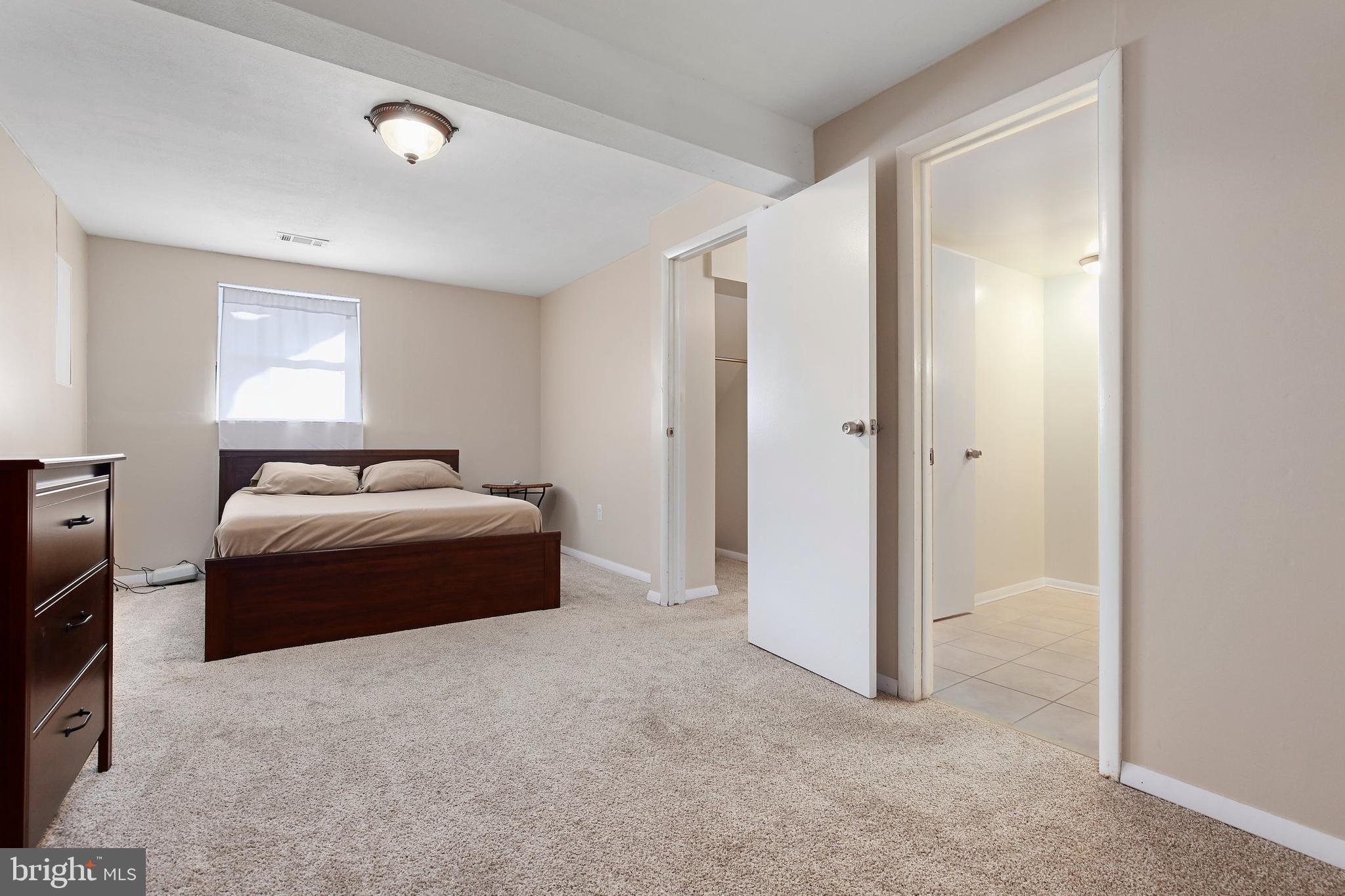 19084 Staleybridge Road Germantown, MD 20876 - Photo 4 of 29