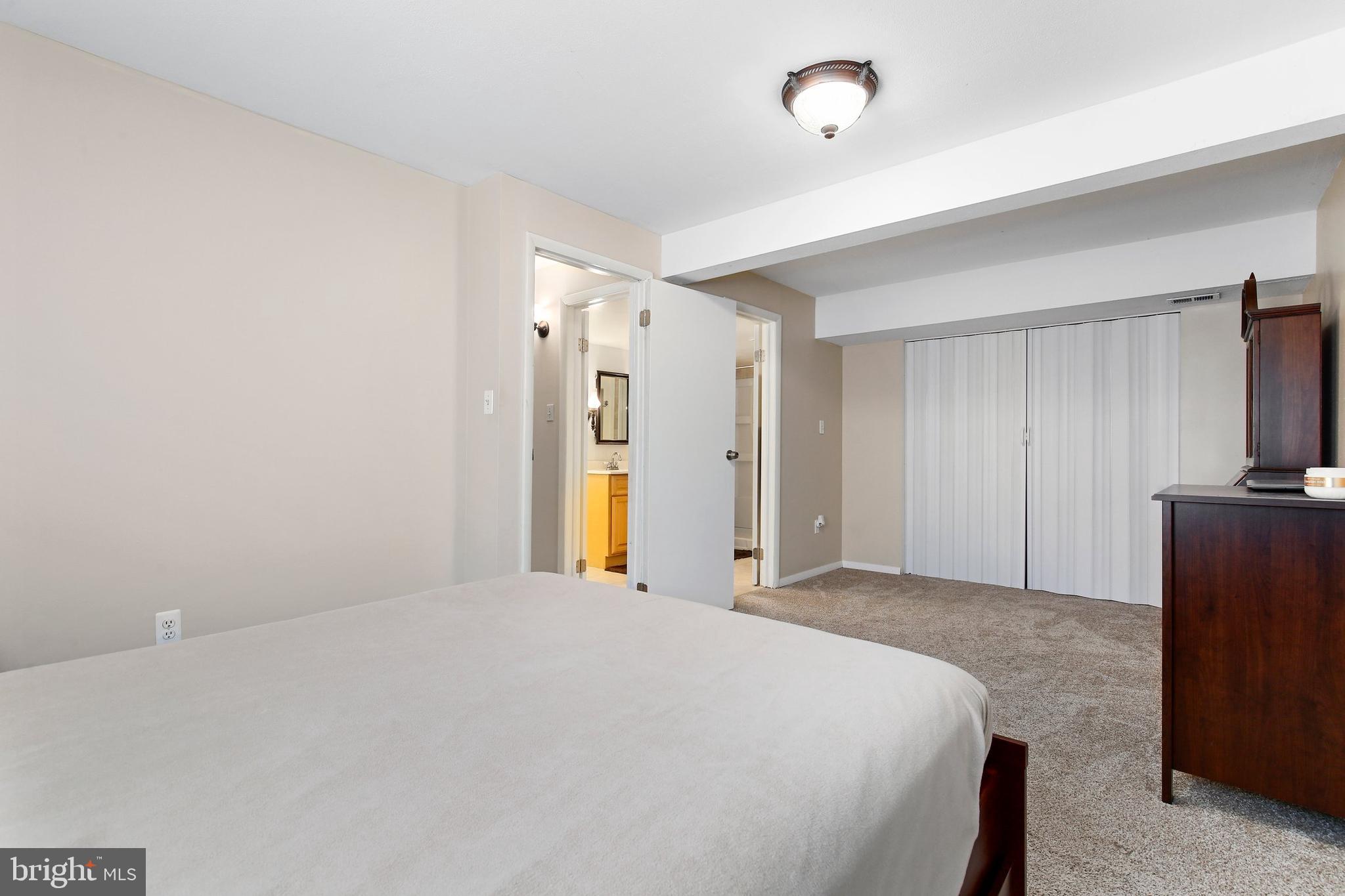 19084 Staleybridge Road Germantown, MD 20876 - Photo 5 of 29