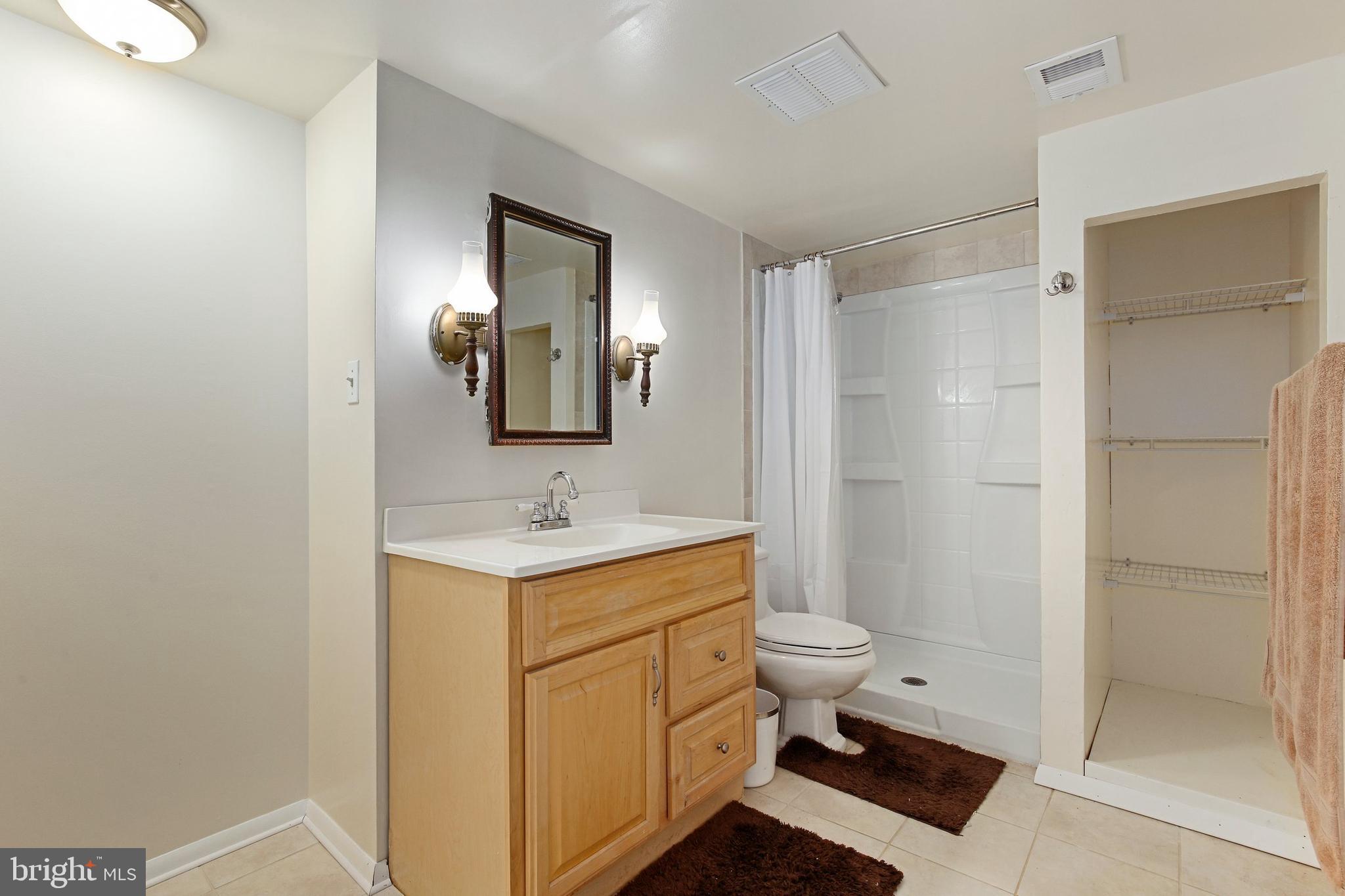 19084 Staleybridge Road Germantown, MD 20876 - Photo 6 of 29