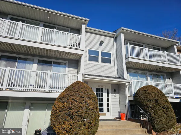 $1,990 | 503 Palmtree Drive, Unit 7, Gaithersburg, MD 20878