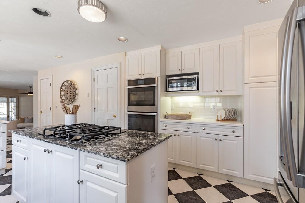 8 Larch Road Acton, MA 01720 - Photo 10 of 26 Gallery Image 10