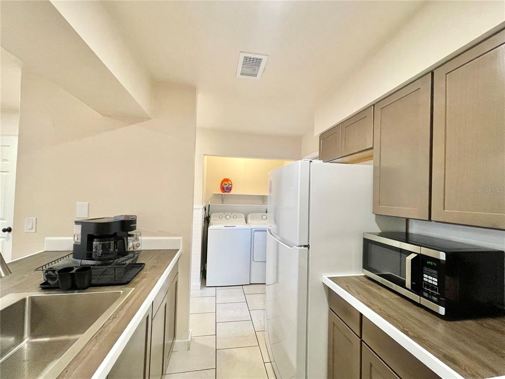 1826 Southwest 69th Terrace, Unit A & B Gainesville, FL 32607 - Photo 8 of 31 Gallery Image 8