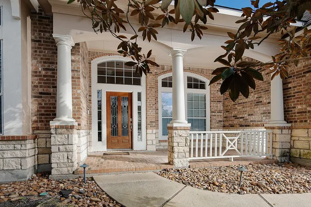 $5,750 | 50 North Lansdowne Circle, The Woodlands, TX 77382