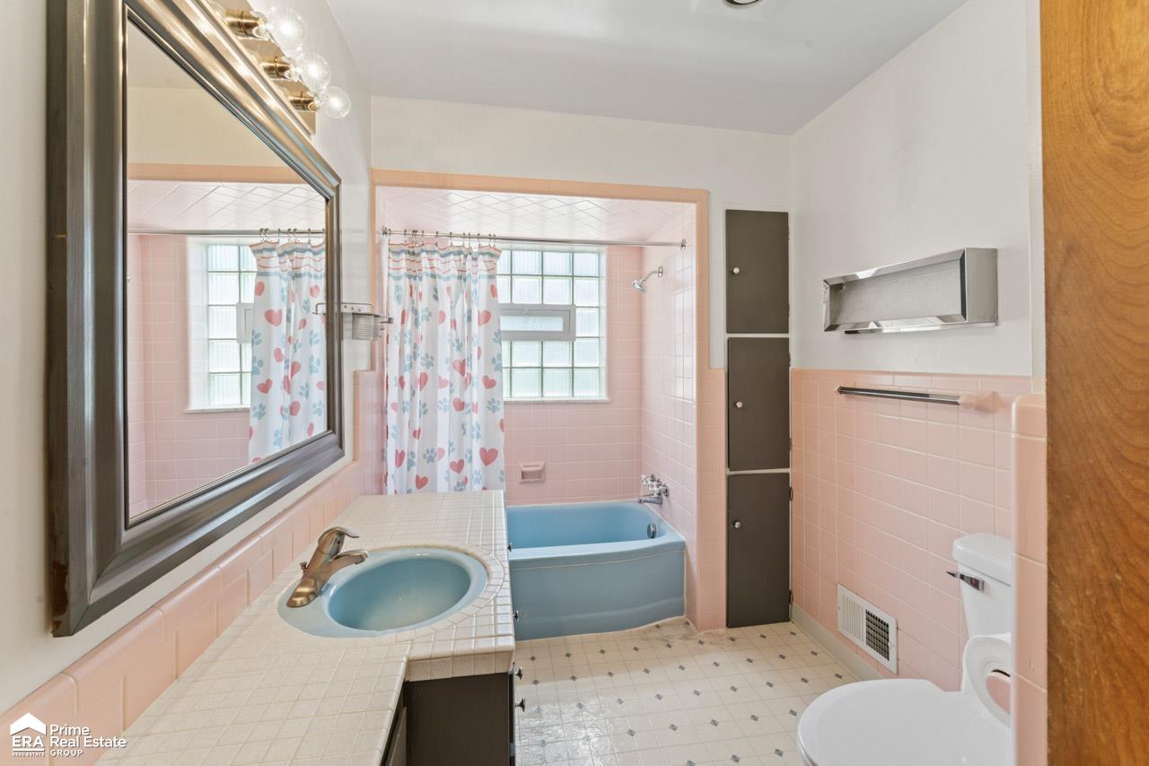 4190 Richfield Road Flint, MI 48506 - Photo 13 of 24 50174042-47220766-798b-4dd3-a92f-a483e90996b0.JPG