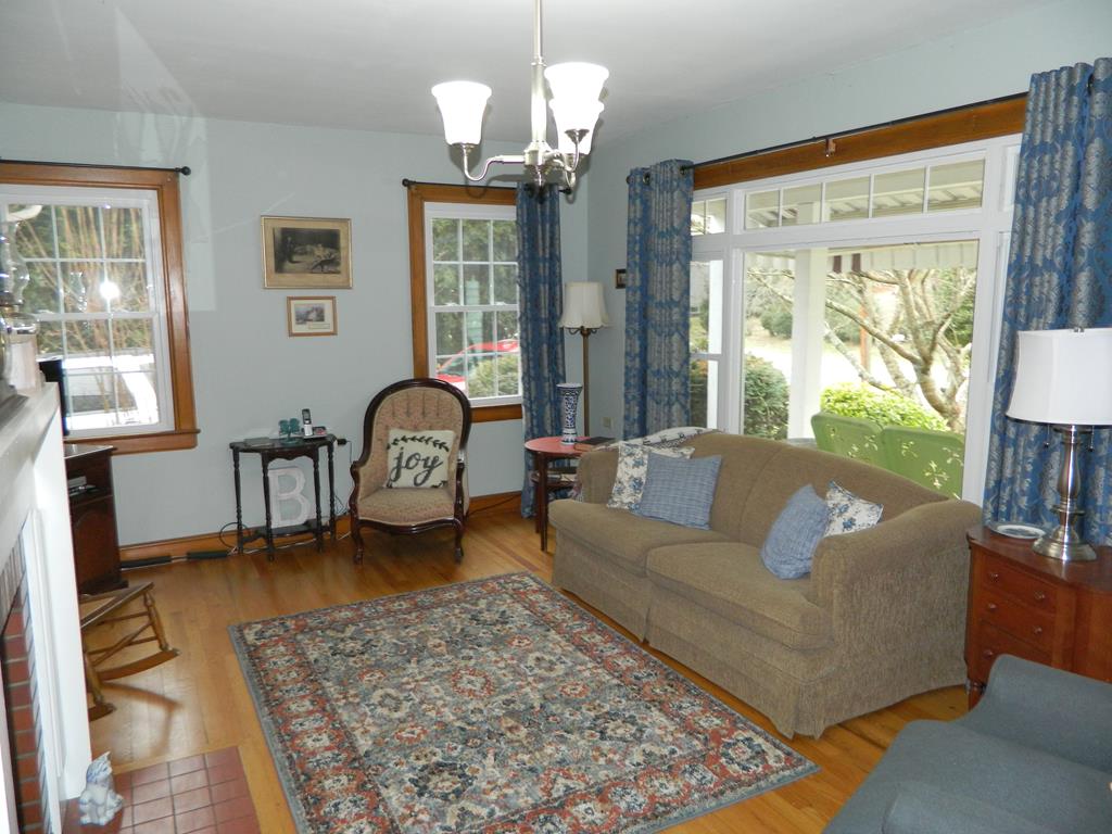 225 Maple Street Glade Spring, VA 24340 - Photo 2 of 66 Gallery Image 2