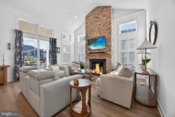 $1,100,000 | 215 Kingfisher Lane, Chester, MD 21619