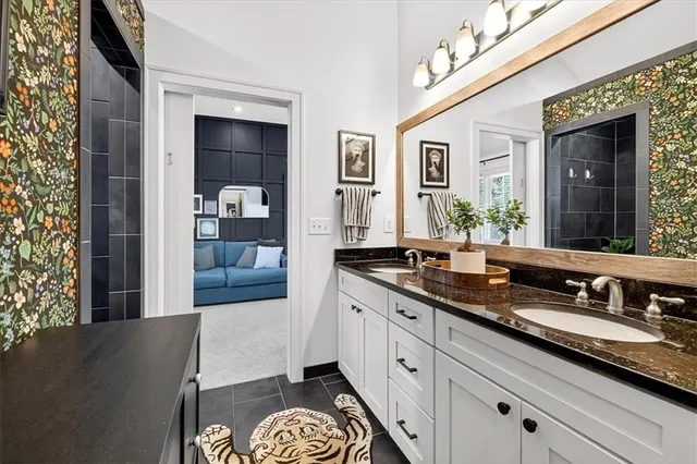 $475,000 | 4816 Wyoming Street, Kansas City, MO 64112