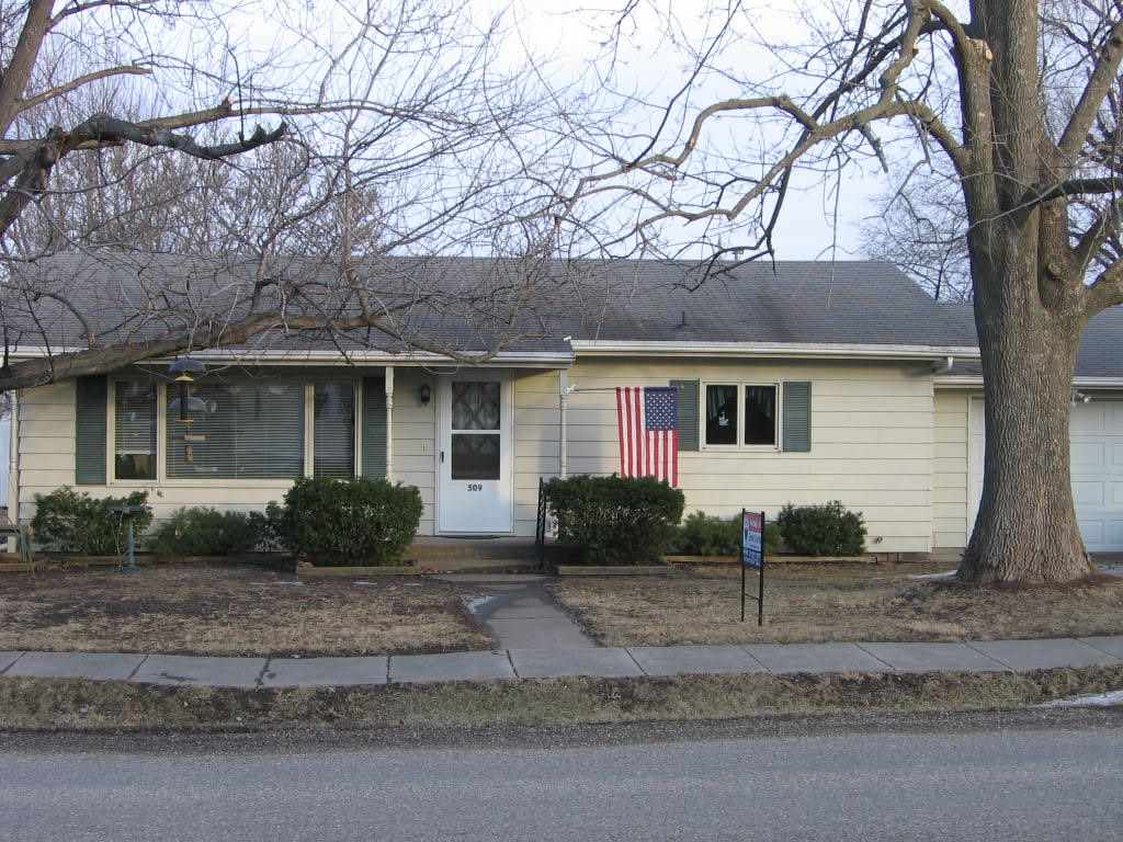 509 South Hun Street Colchester, IL 62326 - Photo 3 of 13 Gallery Image 3