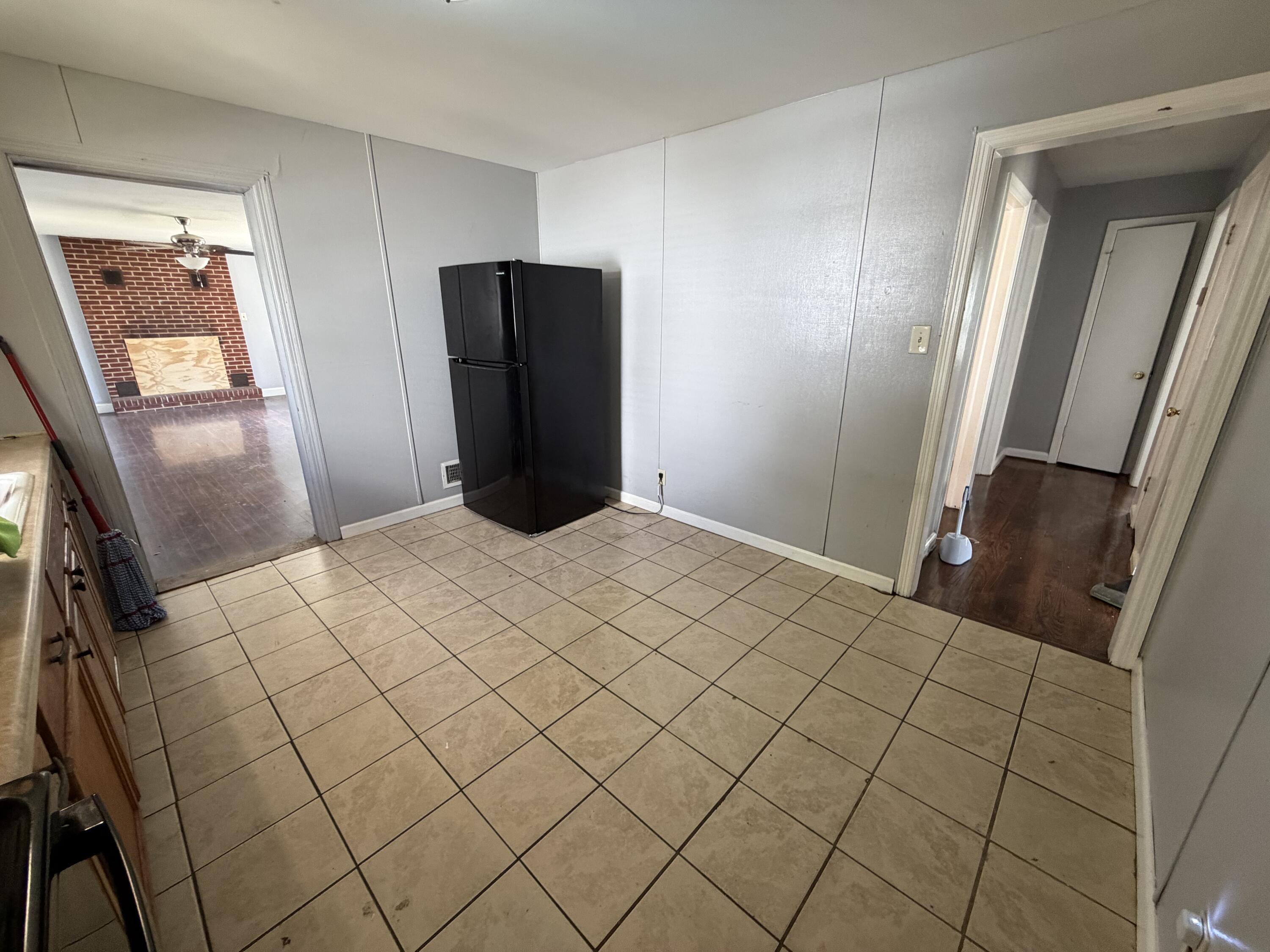 2205 Plantation Road Northeast Roanoke, VA 24012 - Photo 13 of 14 IMG_7351