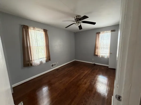 $1,300 | 2205 Plantation Road Northeast, Roanoke, VA 24012