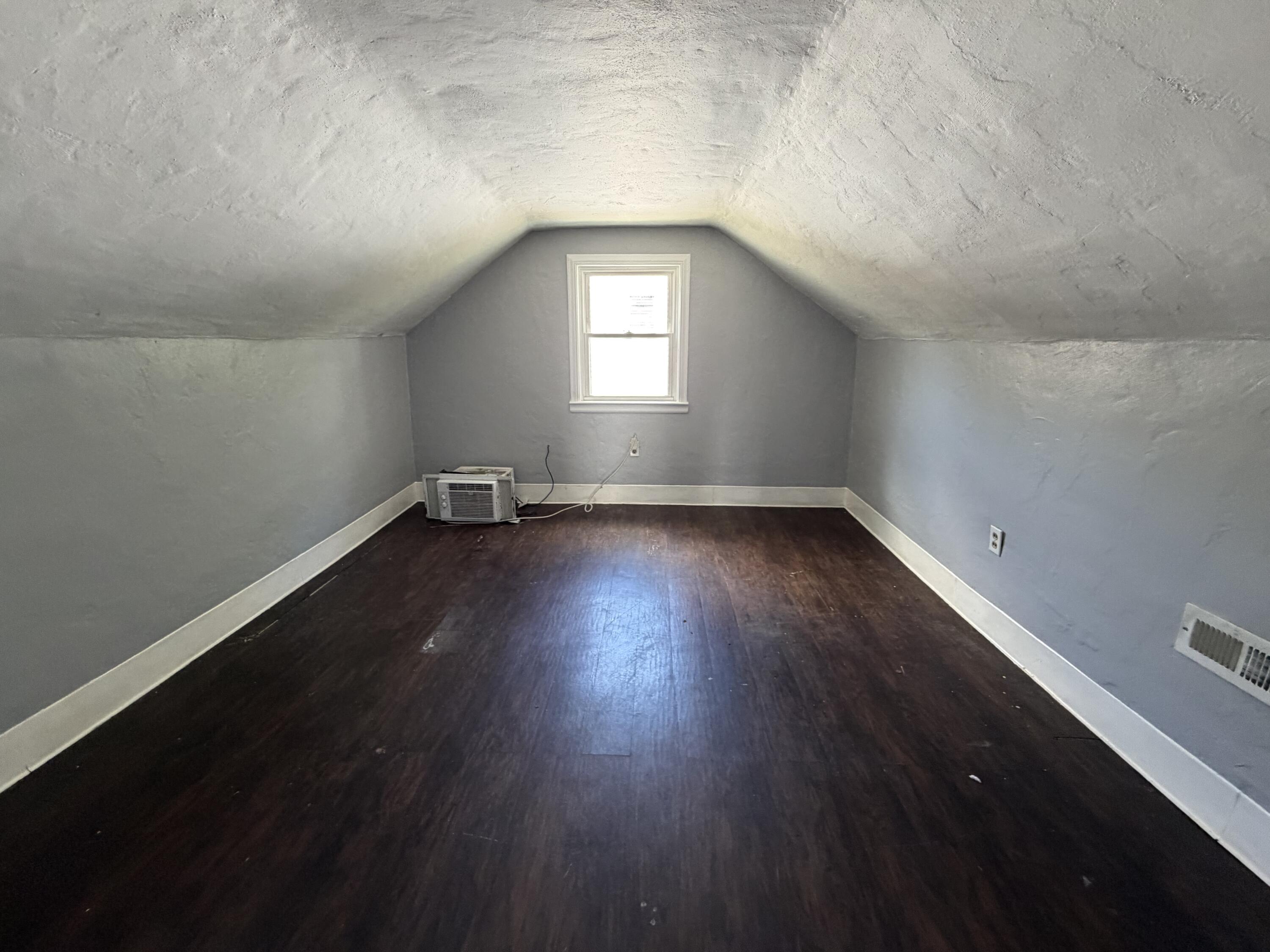 2205 Plantation Road Northeast Roanoke, VA 24012 - Photo 7 of 14 IMG_7345