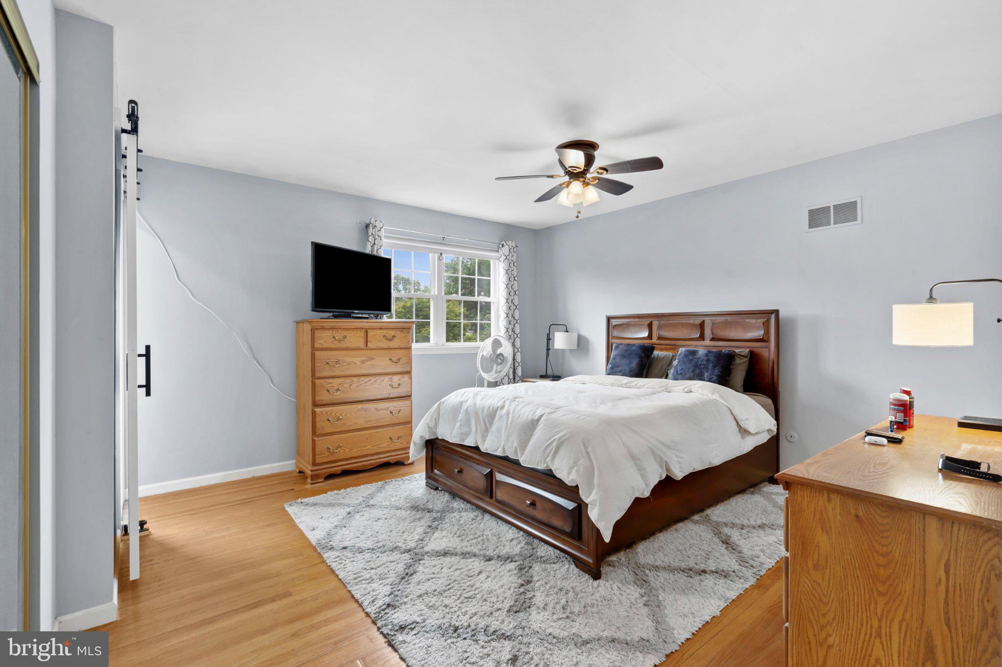 1016 Green Lane Secane, PA 19018 - Photo 17 of 39