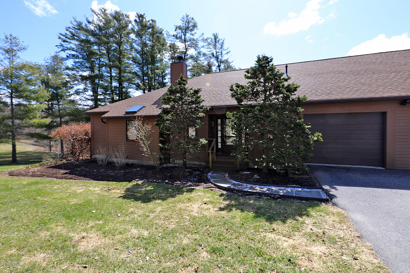 19 Hawthorne Road, Unit CV 6B Stockbridge, MA 01262 - Photo 3 of 39 ATTACHED GARAGE