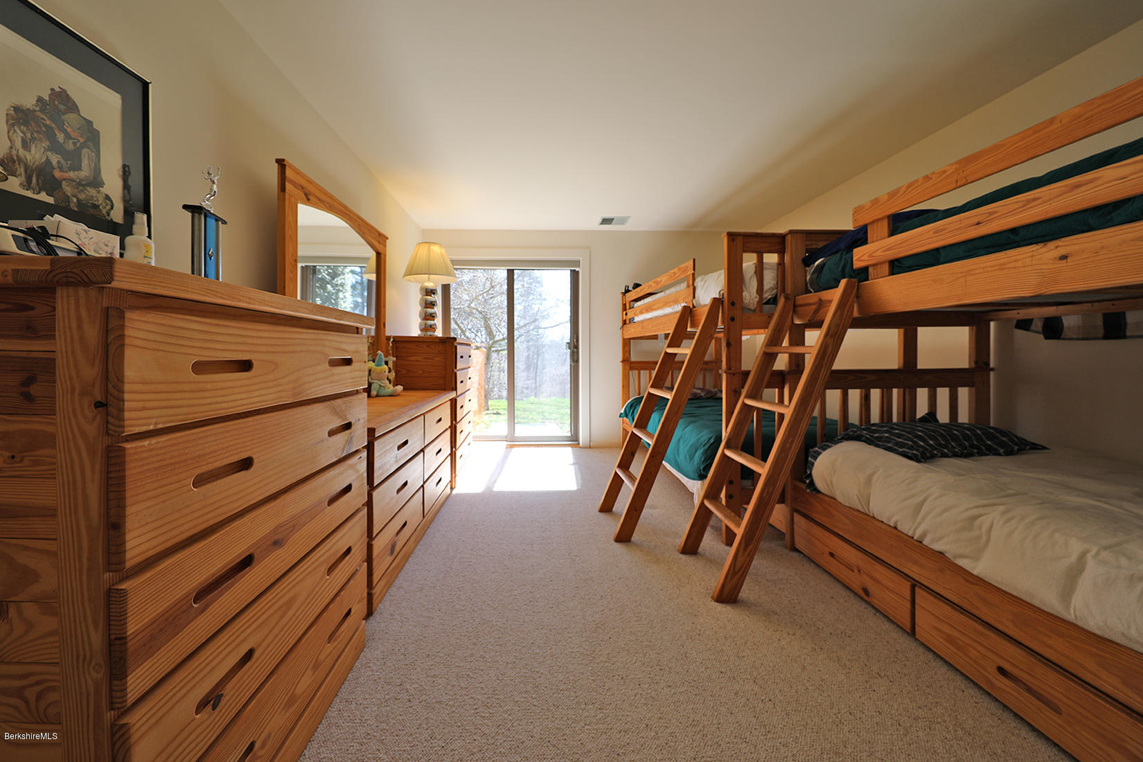 19 Hawthorne Road, Unit CV 6B Stockbridge, MA 01262 - Photo 22 of 39 GUEST ROOM