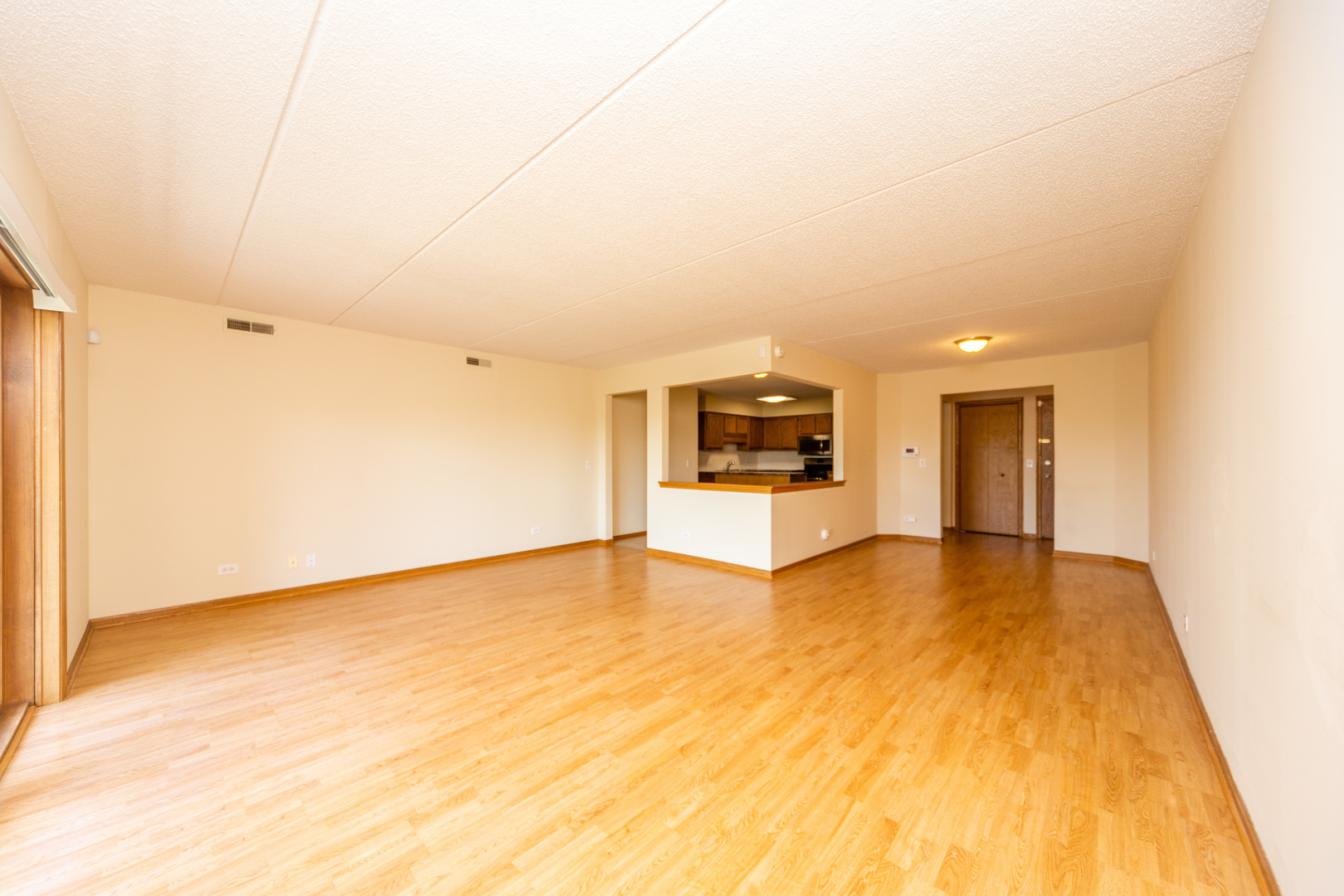 5225 North Riversedge Terrace, Unit 413 Chicago, IL 60630 - Photo 11 of 31