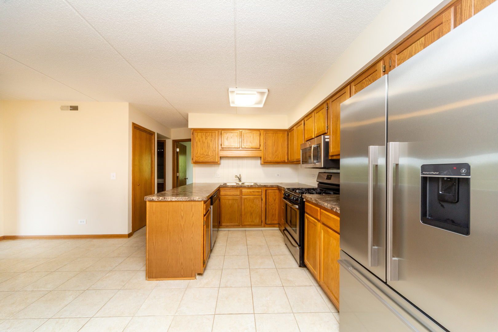 5225 North Riversedge Terrace, Unit 413 Chicago, IL 60630 - Photo 16 of 31