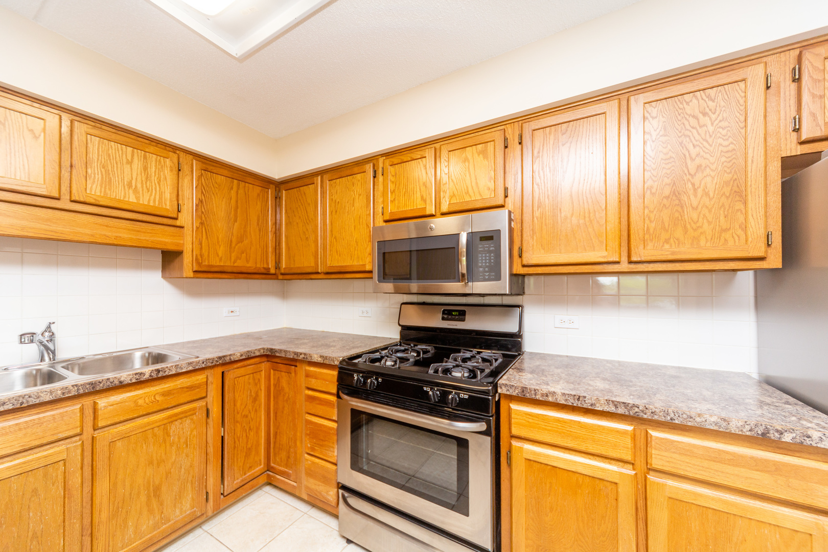 5225 North Riversedge Terrace, Unit 413 Chicago, IL 60630 - Photo 18 of 31