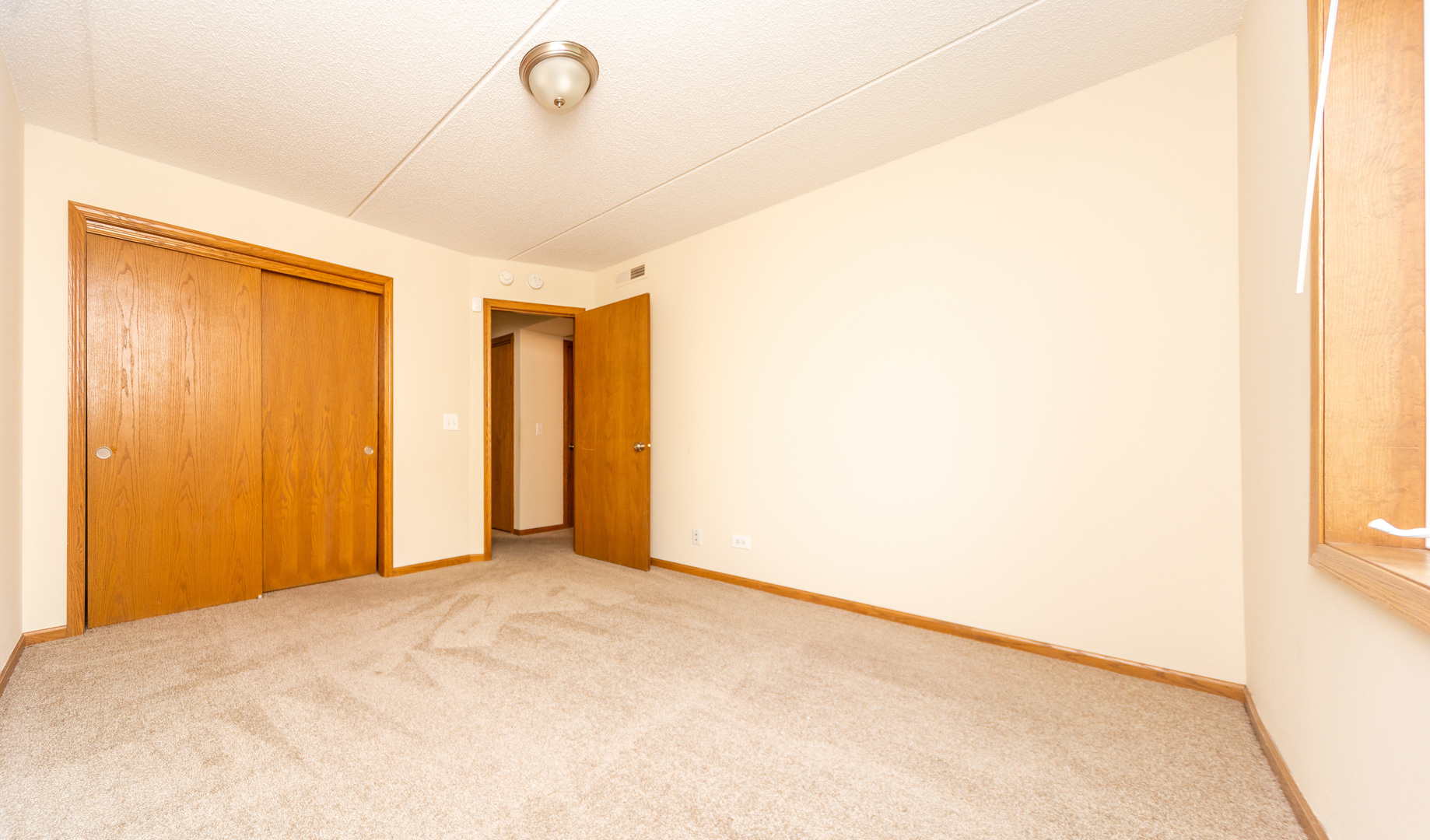5225 North Riversedge Terrace, Unit 413 Chicago, IL 60630 - Photo 27 of 31