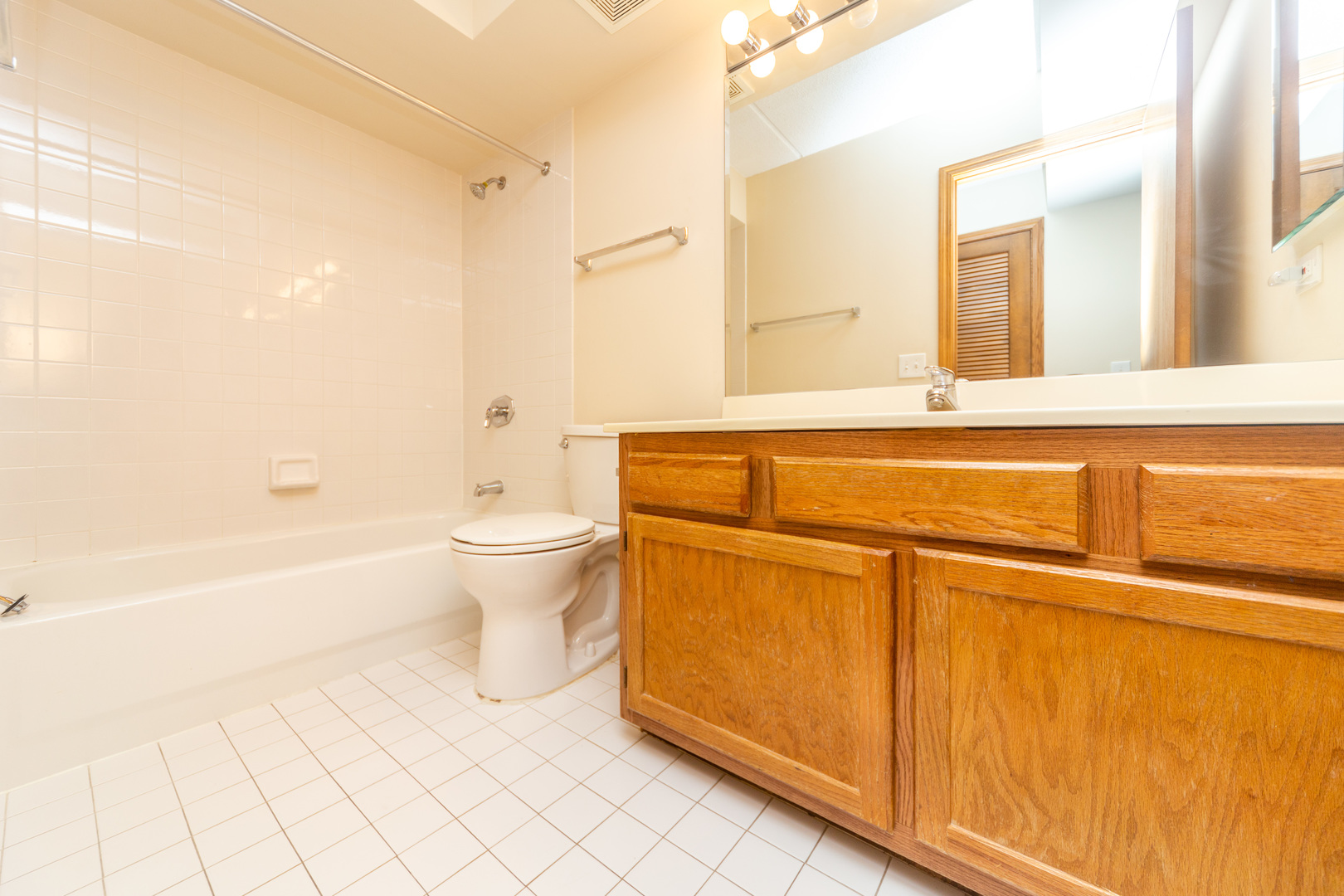 5225 North Riversedge Terrace, Unit 413 Chicago, IL 60630 - Photo 28 of 31