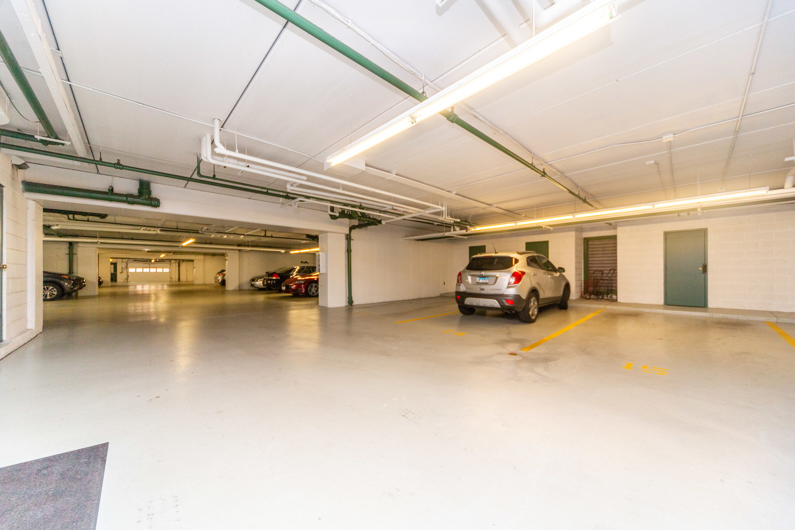 5225 North Riversedge Terrace, Unit 413 Chicago, IL 60630 - Photo 30 of 31