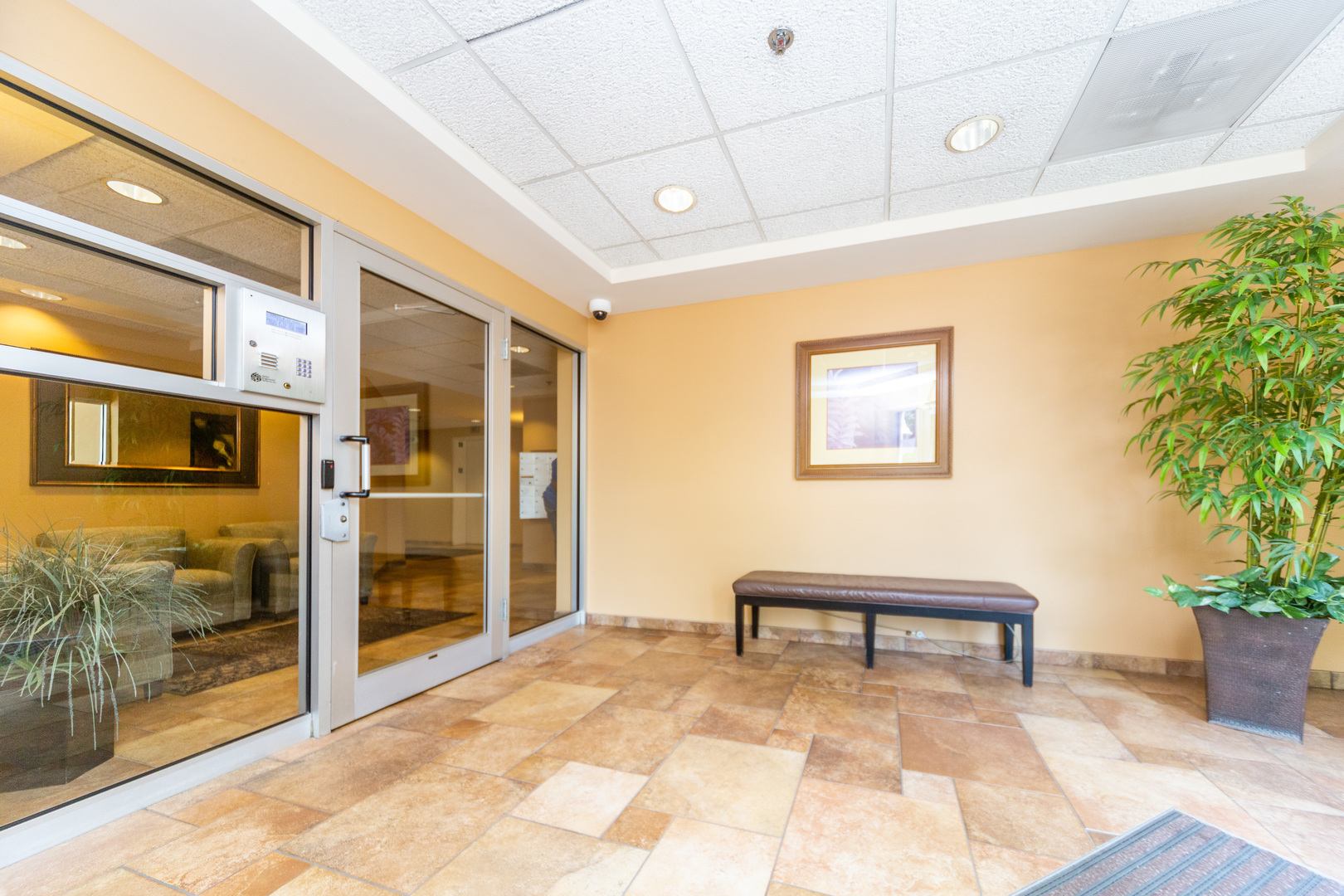 5225 North Riversedge Terrace, Unit 413 Chicago, IL 60630 - Photo 5 of 31