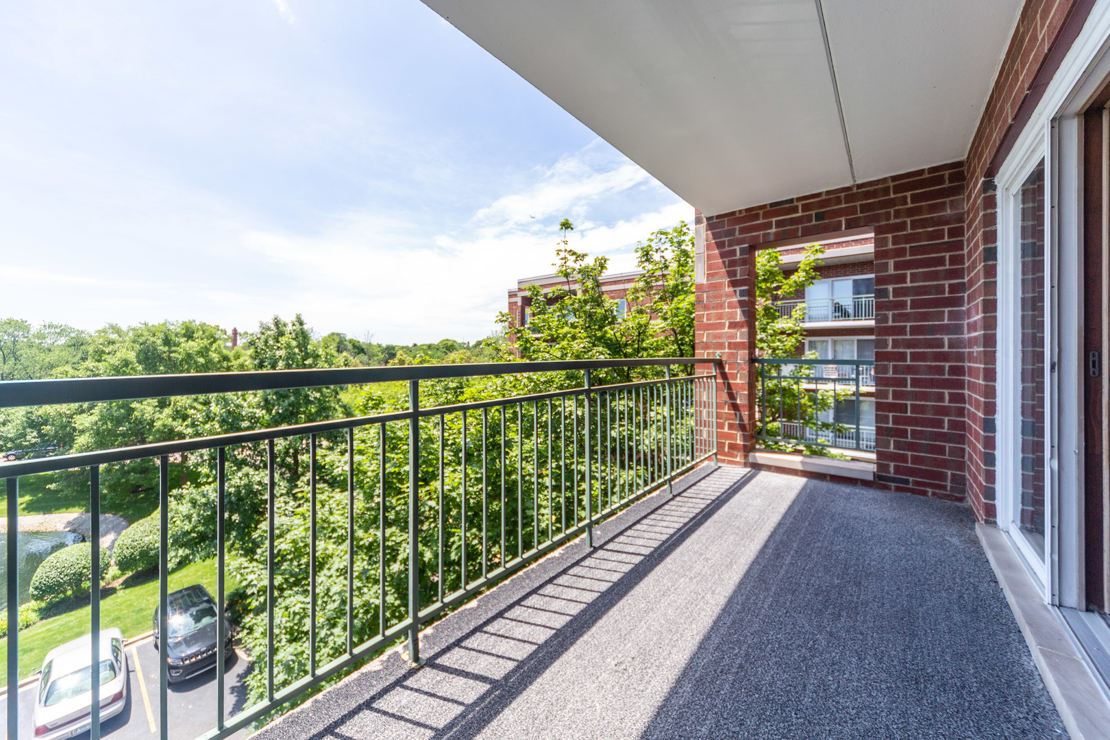 5225 North Riversedge Terrace, Unit 413 Chicago, IL 60630 - Photo 10 of 31