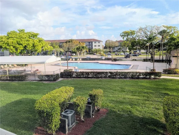 $1,650 | 151 Southwest 135th Terrace, Unit 212T, Pembroke Pines, FL 33027