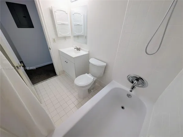 $1,650 | 151 Southwest 135th Terrace, Unit 212T, Pembroke Pines, FL 33027