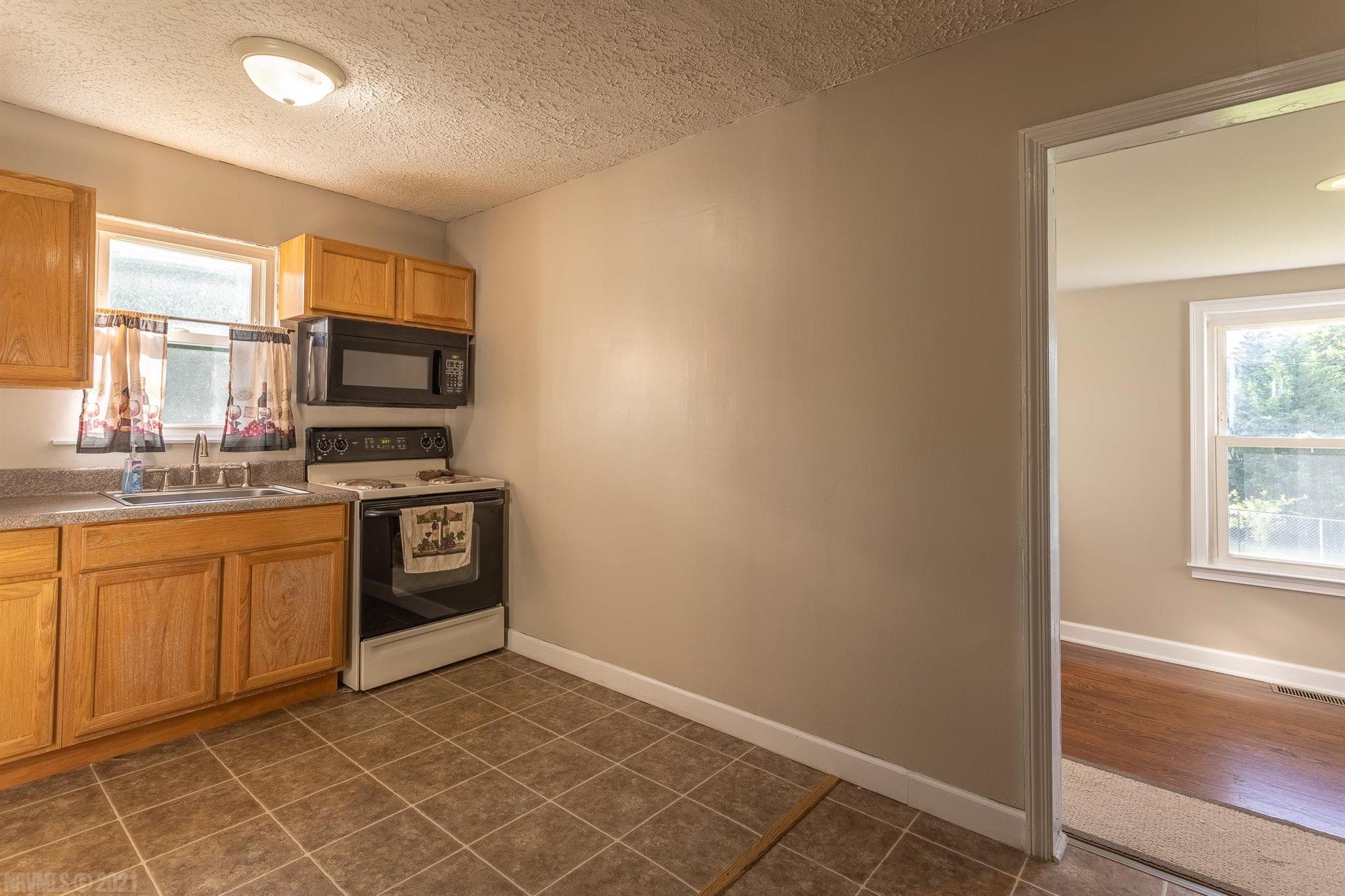 7485 Ridge Road Radford, VA 24141 - Photo 21 of 25 Gallery Image 21